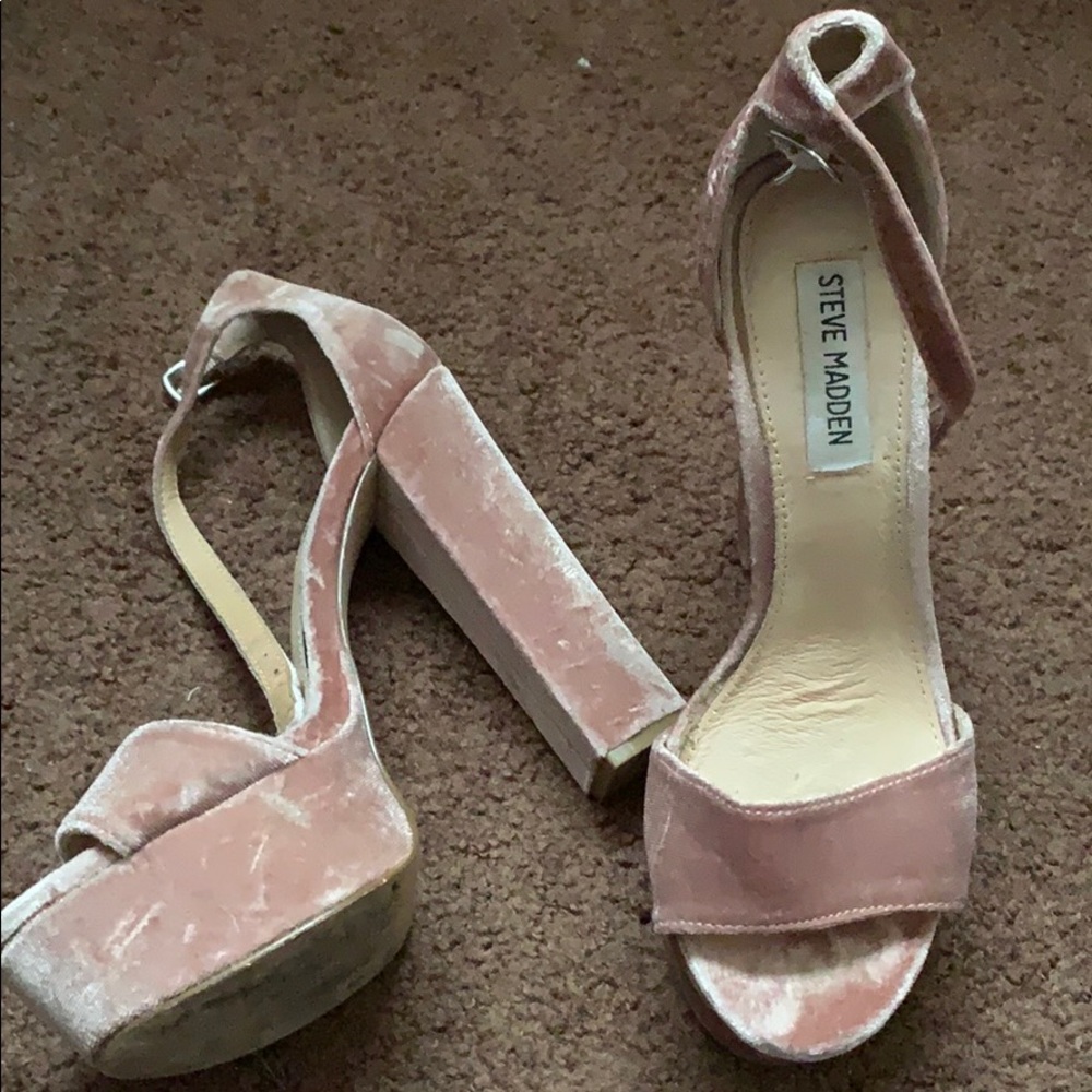 Heels - Picture 2 of 3